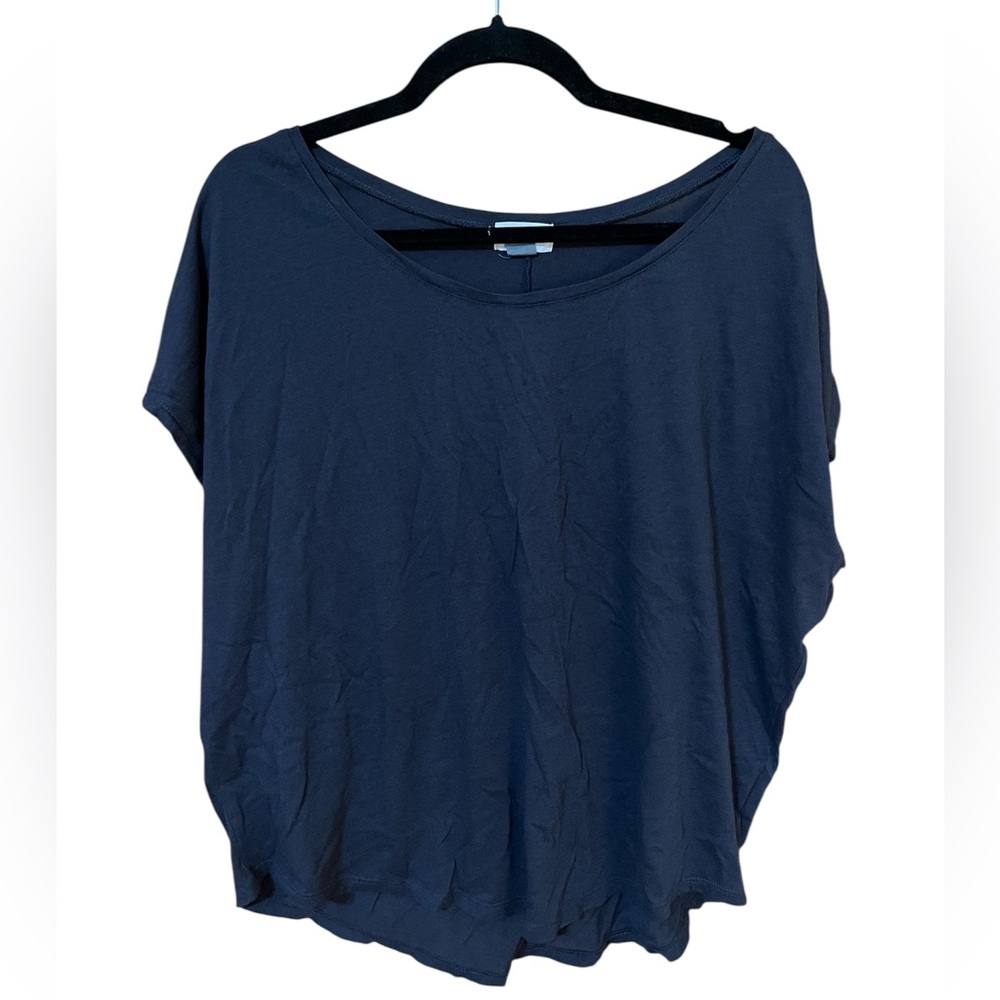 Old Navy Grey Asymmetrical Sleeve Tee
